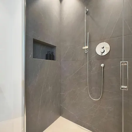 Piano7 - Attico Luminoso Con Terrazzo 公寓